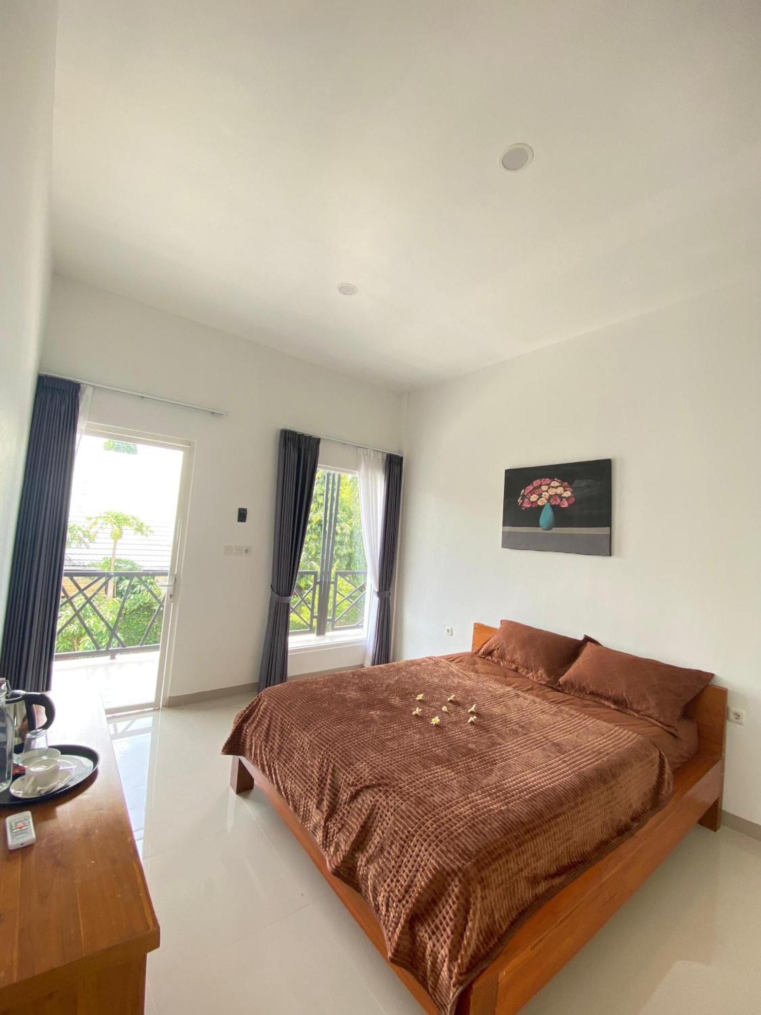 Zavana Rooms & Restaurant Tanjungkarang Exterior photo