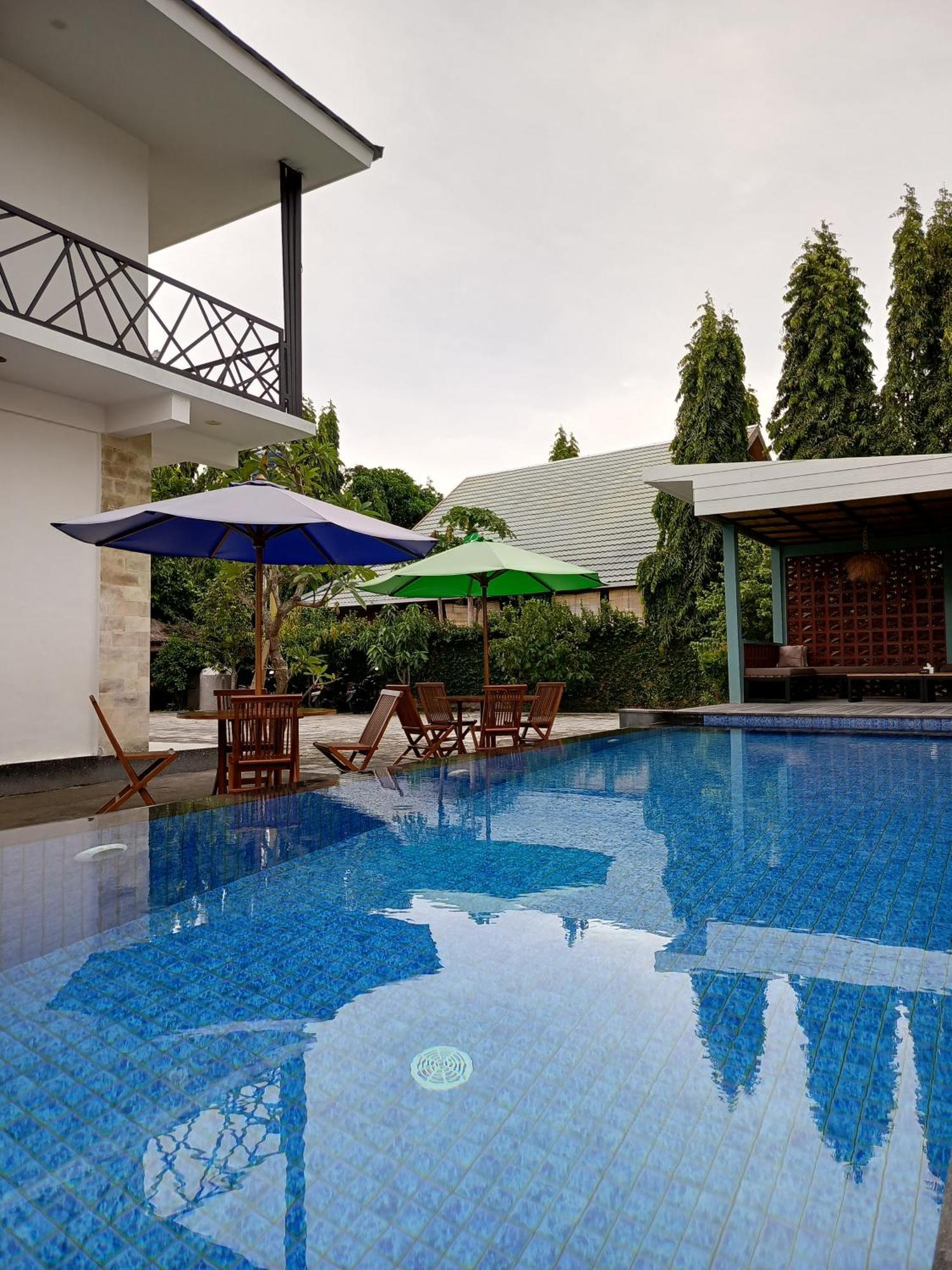 Zavana Rooms & Restaurant Tanjungkarang Exterior photo