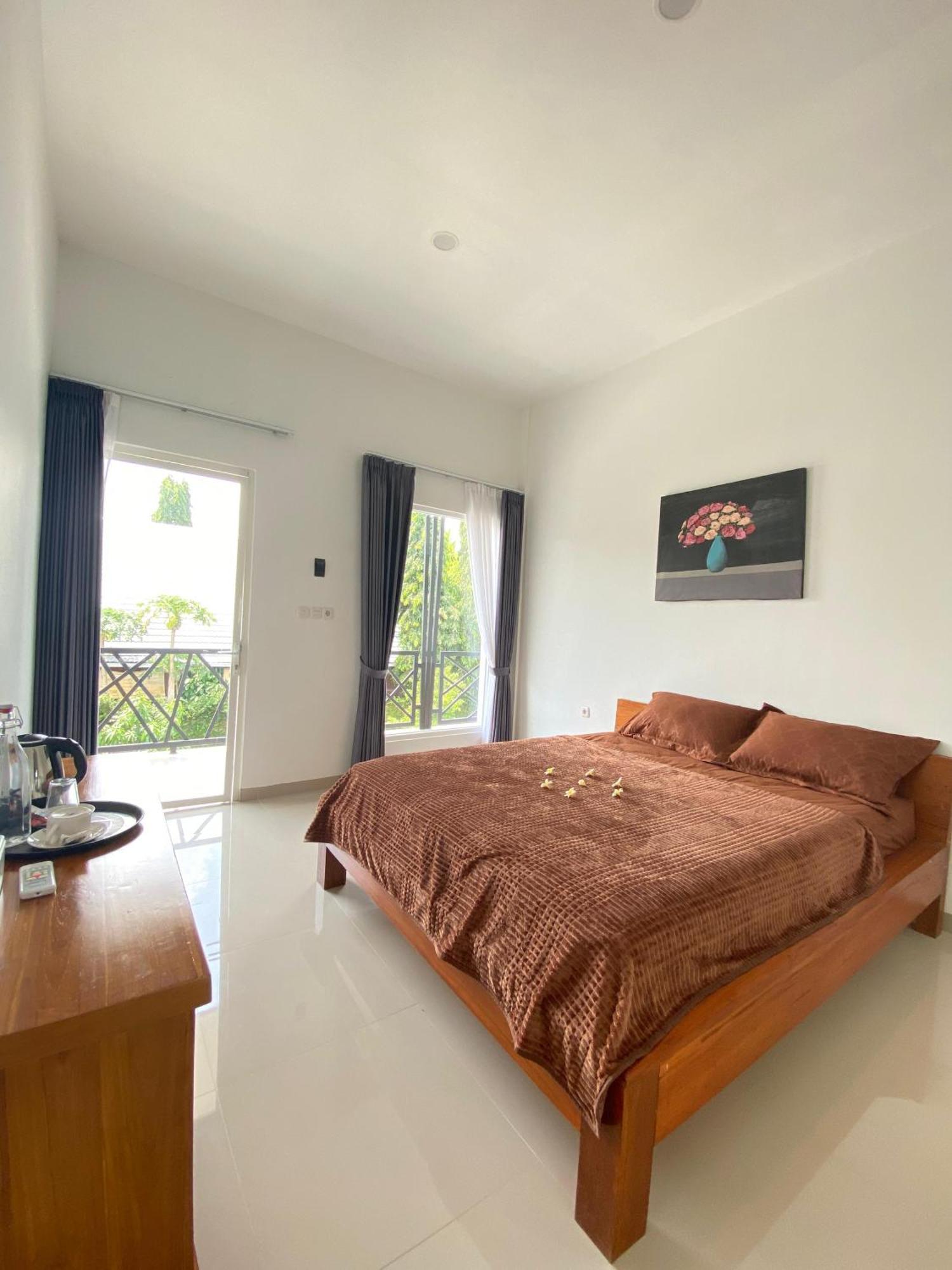 Zavana Rooms & Restaurant Tanjungkarang Exterior photo